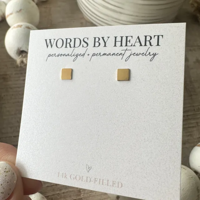 WordsByHeartCo Mini Square Stud orecchini lobo argento 925 quadrati