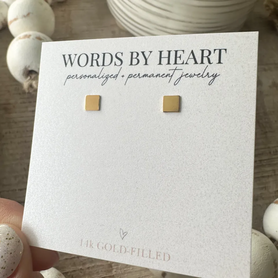 WordsByHeartCo Mini Square Stud orecchini lobo argento 925 quadrati