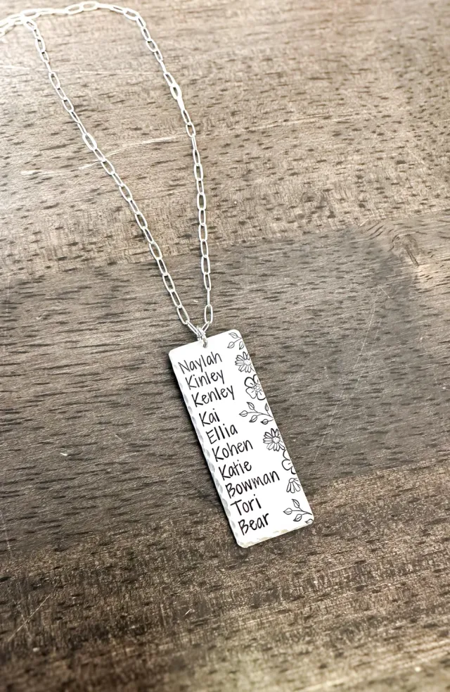 WordsByHeartCo Floral Grandmother collana 15 nomi argento 925 personalizzata