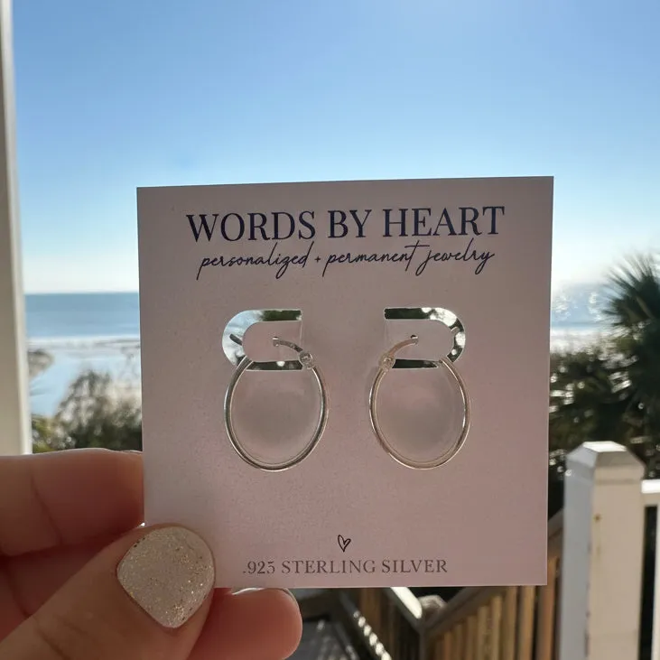 WordsByHeartCo Flat Oval Hoops Orecchini small argento twist