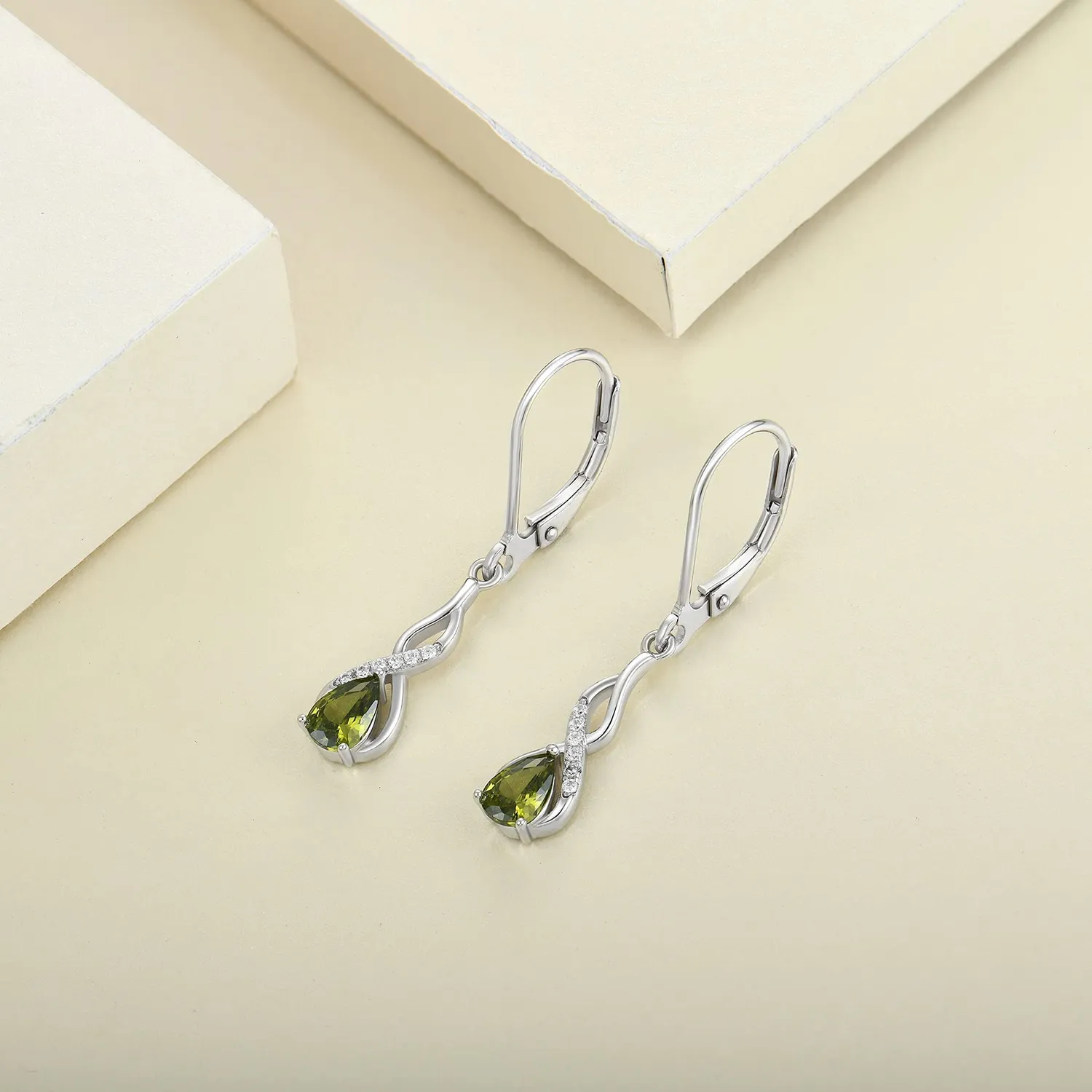YL Infinito Orecchini Argento 925 Peridot Agosto