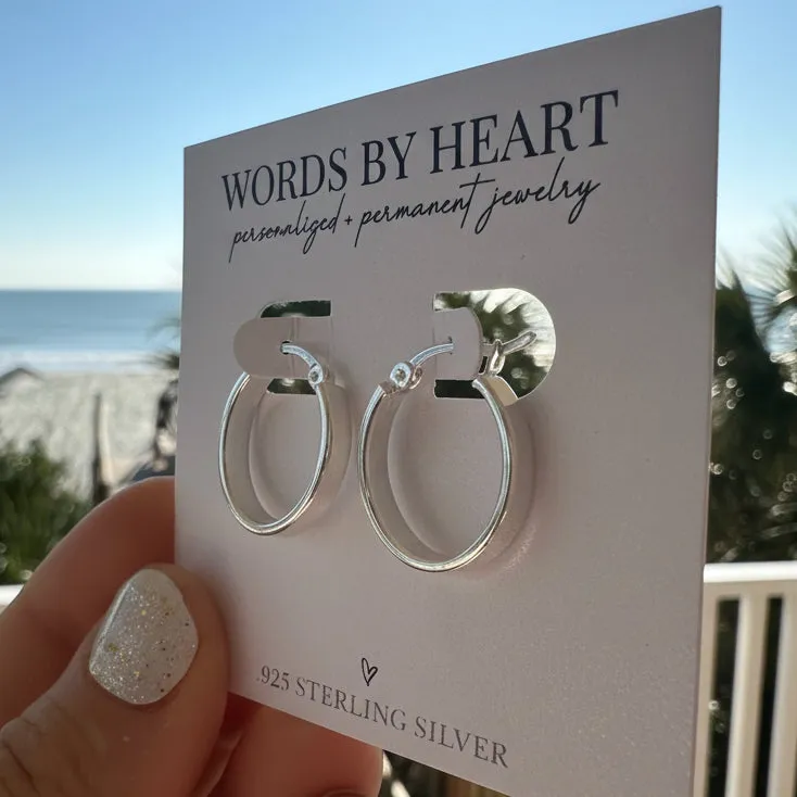 WordsByHeartCo Flat Oval Hoops Orecchini small argento twist