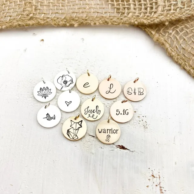 WordsByHeartCo A La Carte Ciondolo Disco 1/2 Argento 925 Inciso