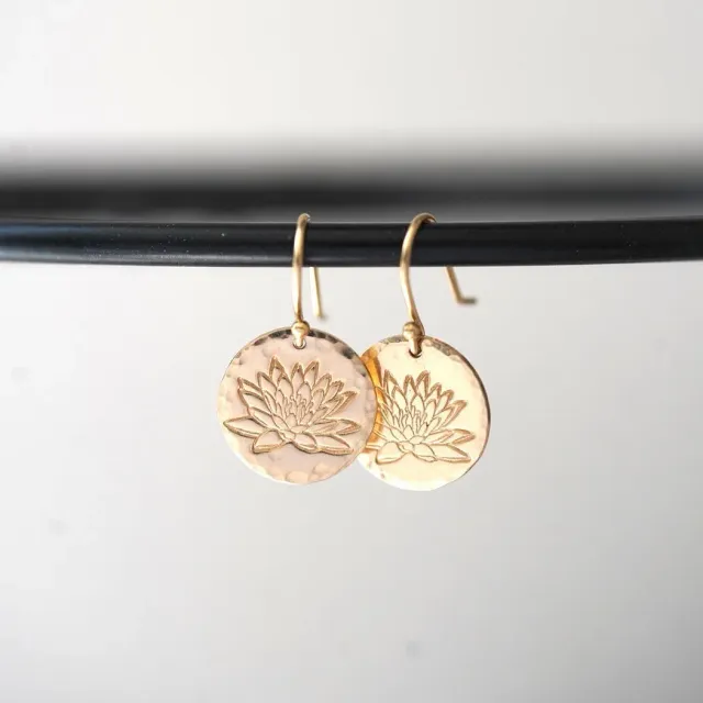 WordsByHeartCo Birth Flower Disc Orecchini argento pendenti
