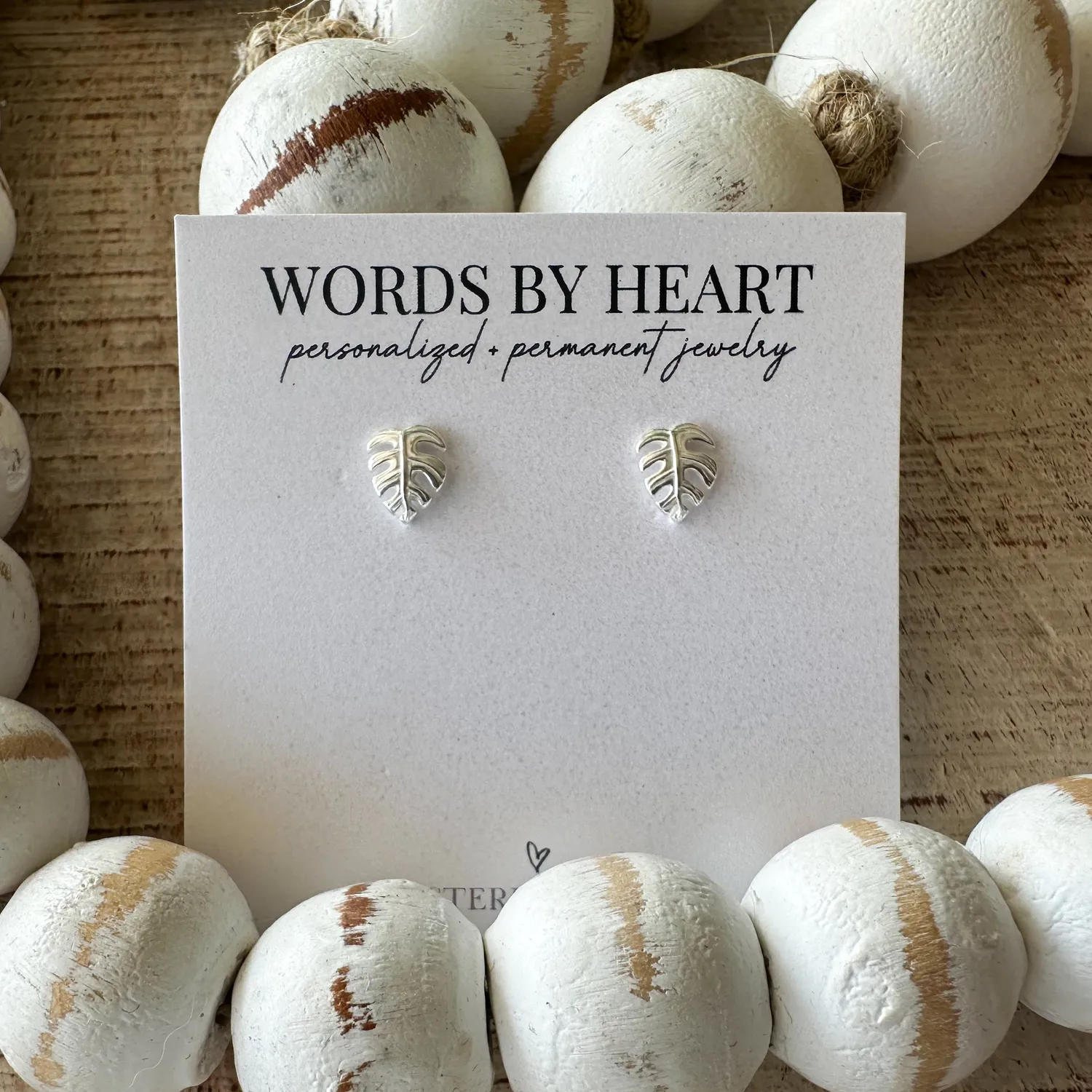 WordsByHeartCo Monstera Leaf orecchini a lobo argento foglia tropicale