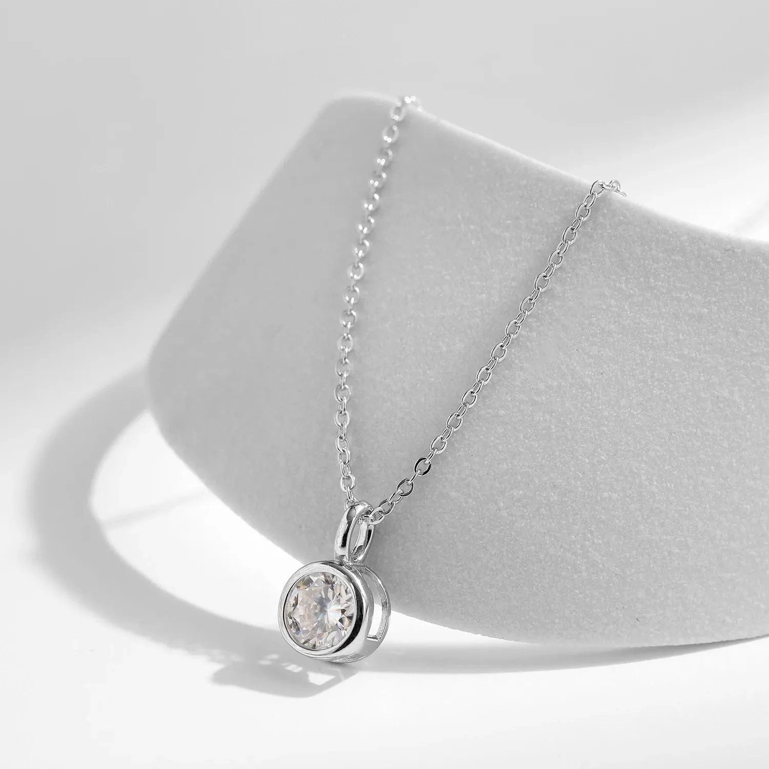 MODIAN Moissanite 1 Carat Round Bezel collana argento 925