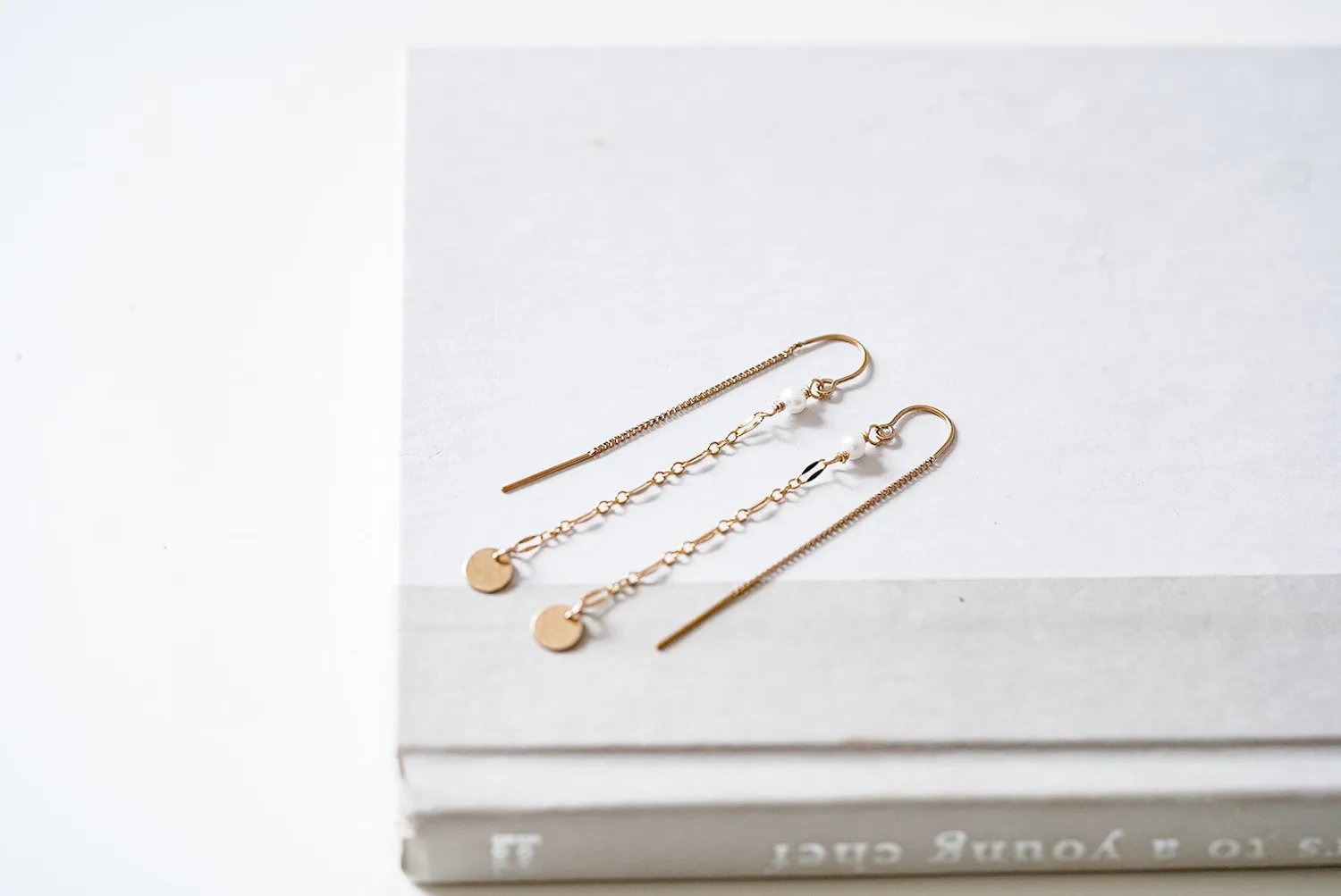 WordsByHeartCo Drops of Jupiter orecchini filo perla