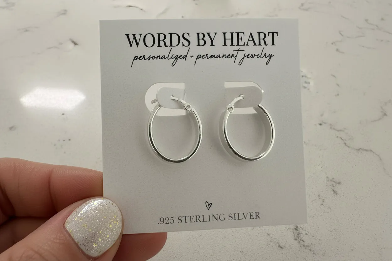 WordsByHeartCo Flat Oval Hoops Orecchini small argento twist