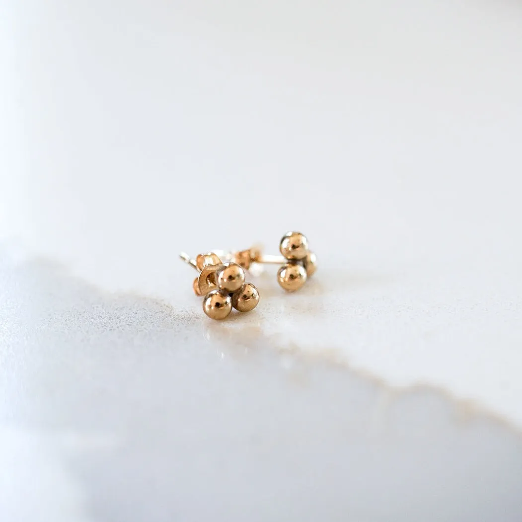 WordsByHeartCo Trinity Cluster orecchini lobo oro 14kt