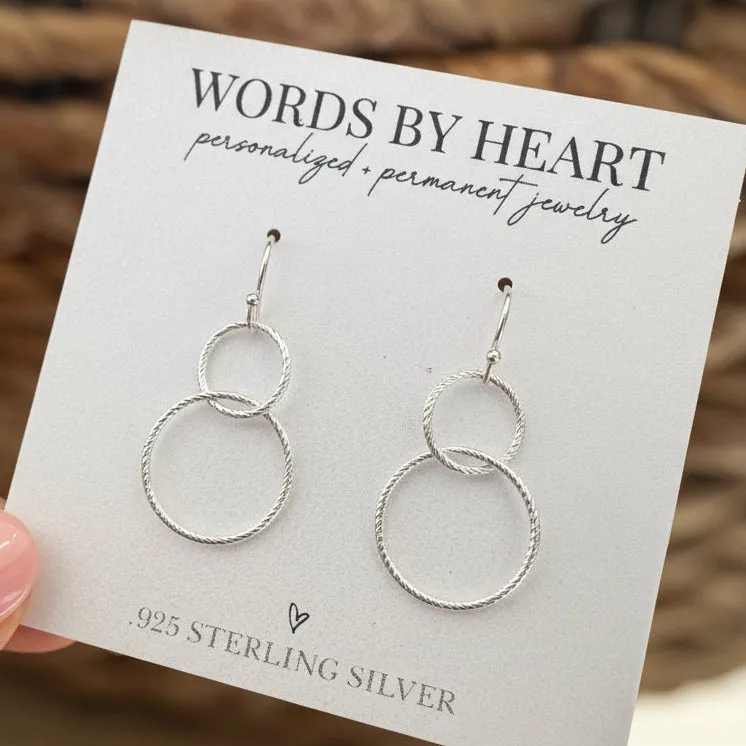 WordsByHeartCo Interlocking Rings orecchini cerchi intreccio
