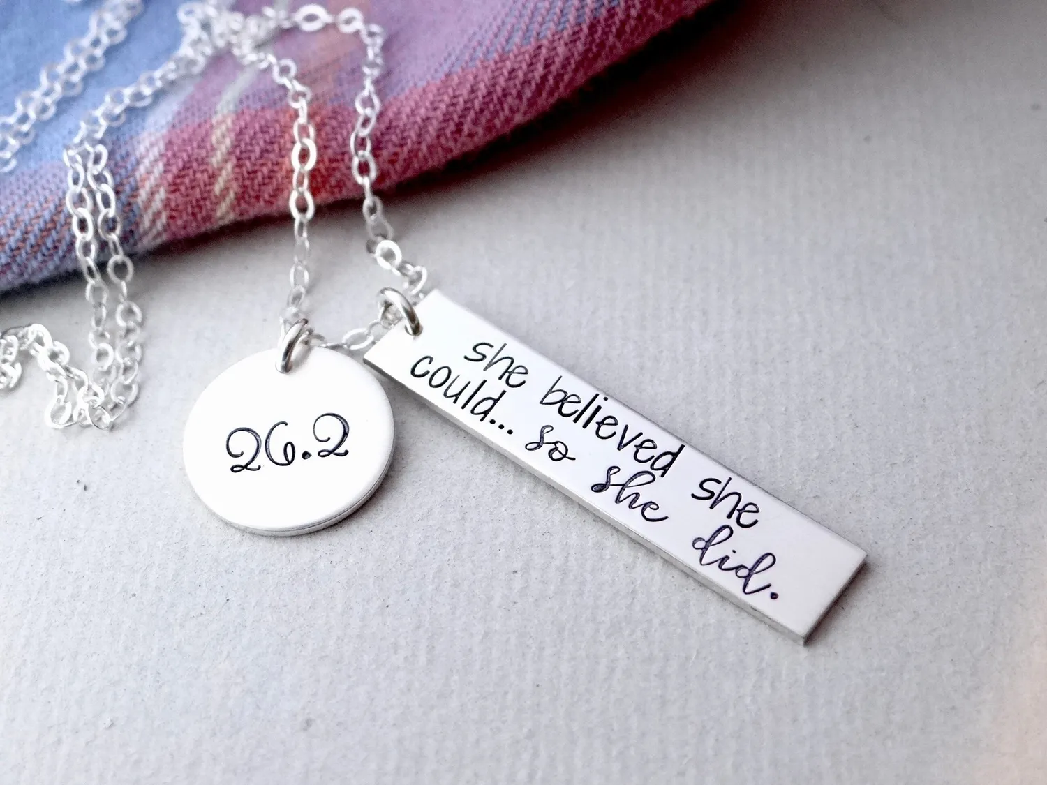 WordsByHeartCo She Believed collana runner argento incisa