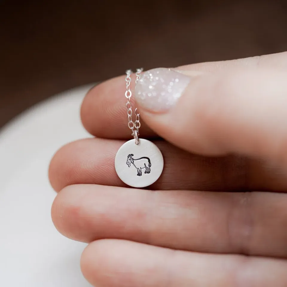 WordsByHeartCo Goat collana disco argento 925 18" capra