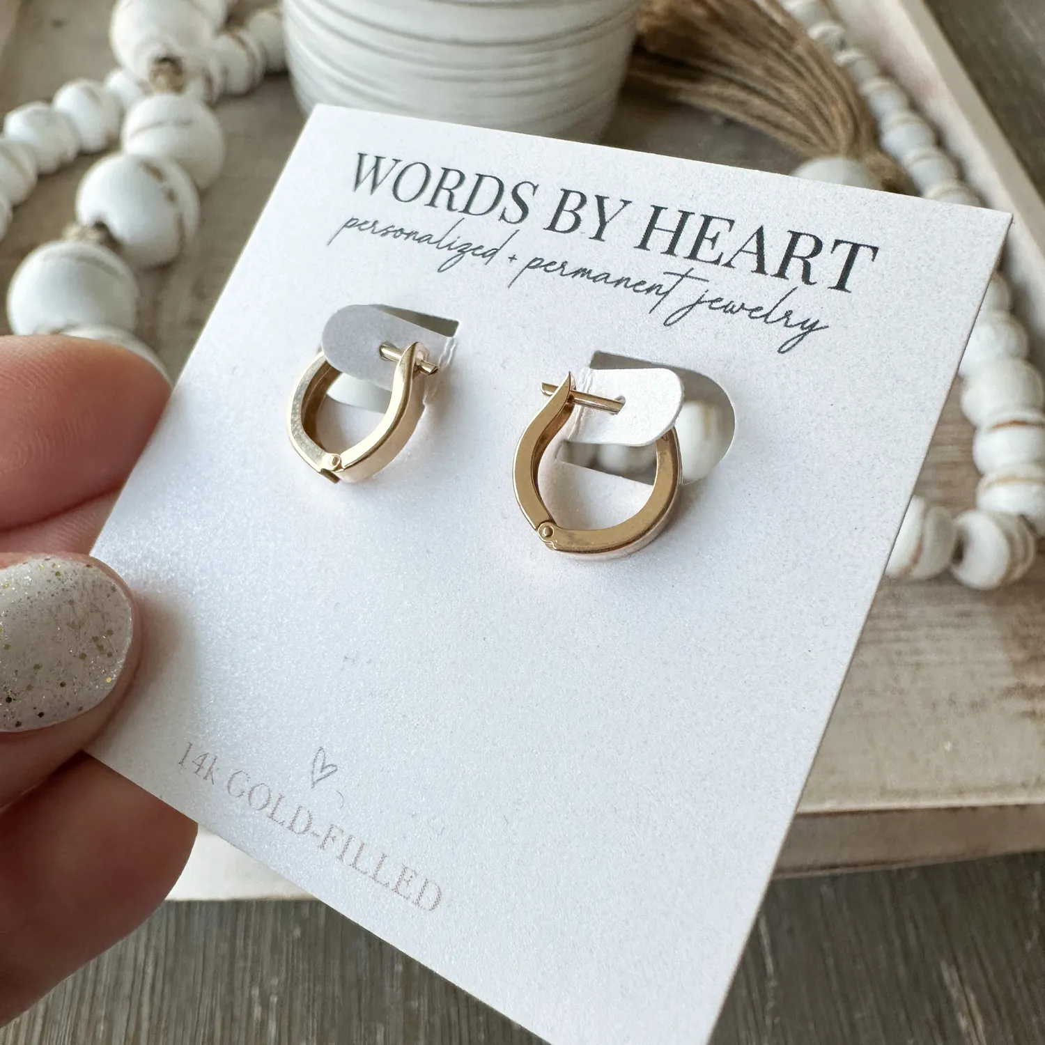 WordsByHeartCo Huggie Hinged-Hoop orecchini cerchio gold-filled