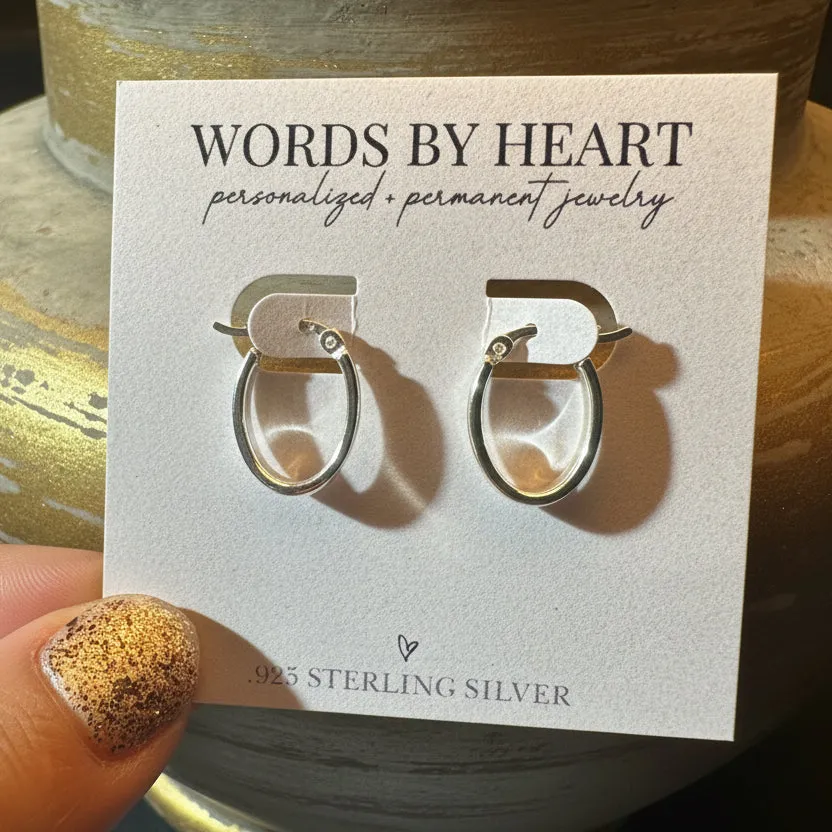 WordsByHeartCo Flat Oval Hoops Orecchini small argento twist