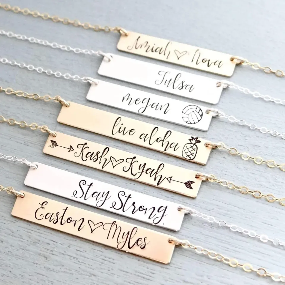 WordsByHeartCo Personalized Bar Collana argento small 16" incisa