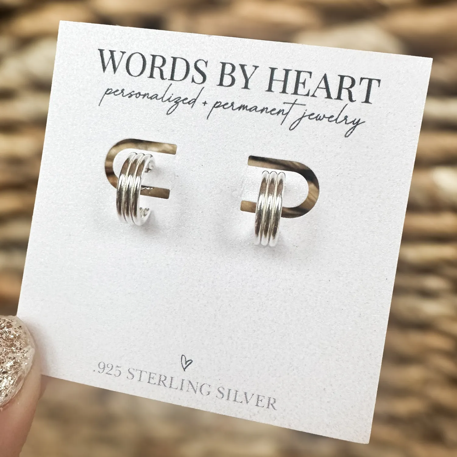 WordsByHeartCo Old Money orecchini cerchio argento 925 rigati
