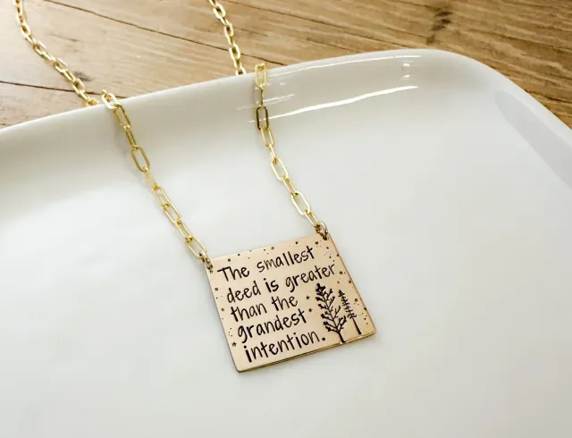 WordsByHeartCo Smallest Deed Collana quadrata argento 18"
