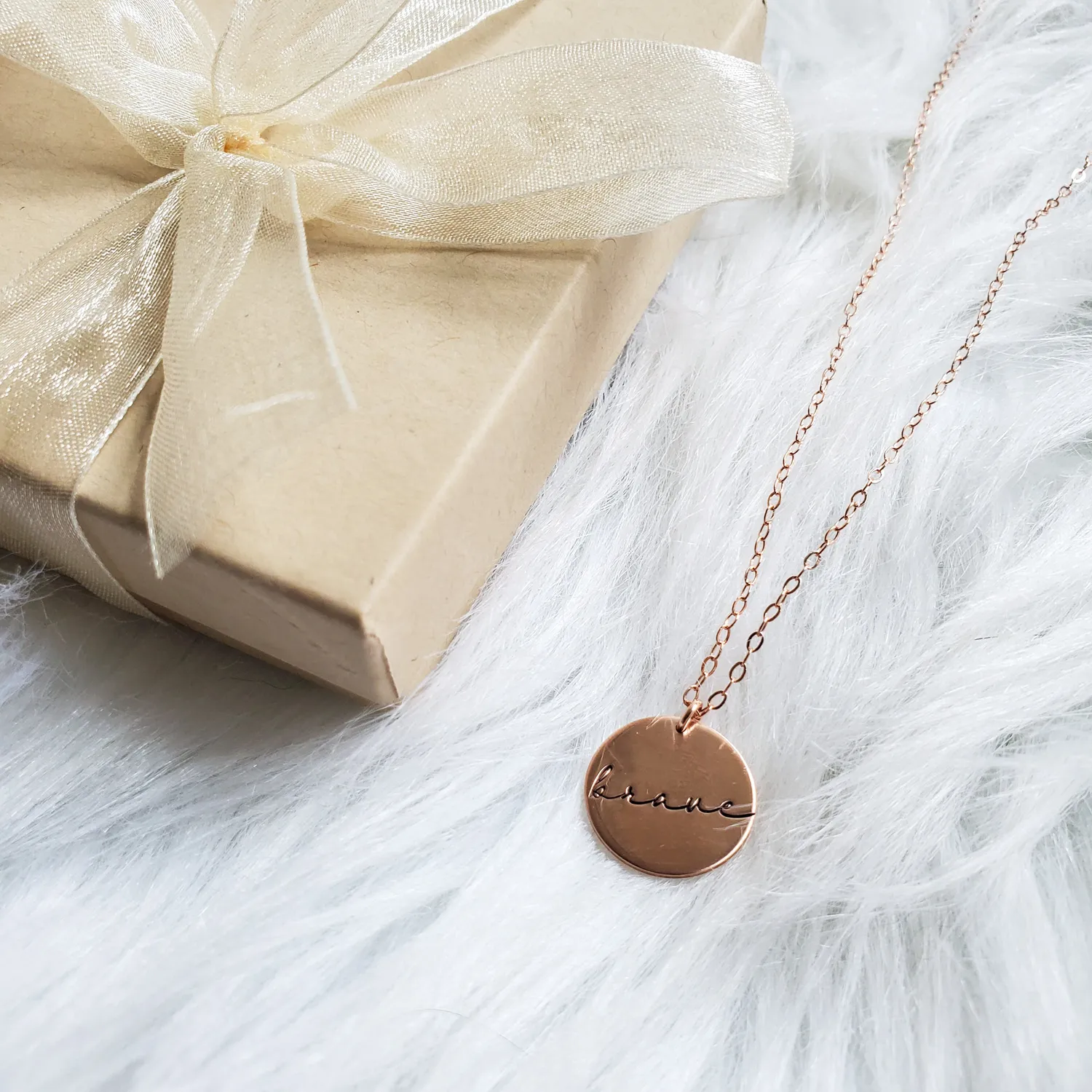 WordsByHeartCo Word of the Year collana disco argento 925 incisa