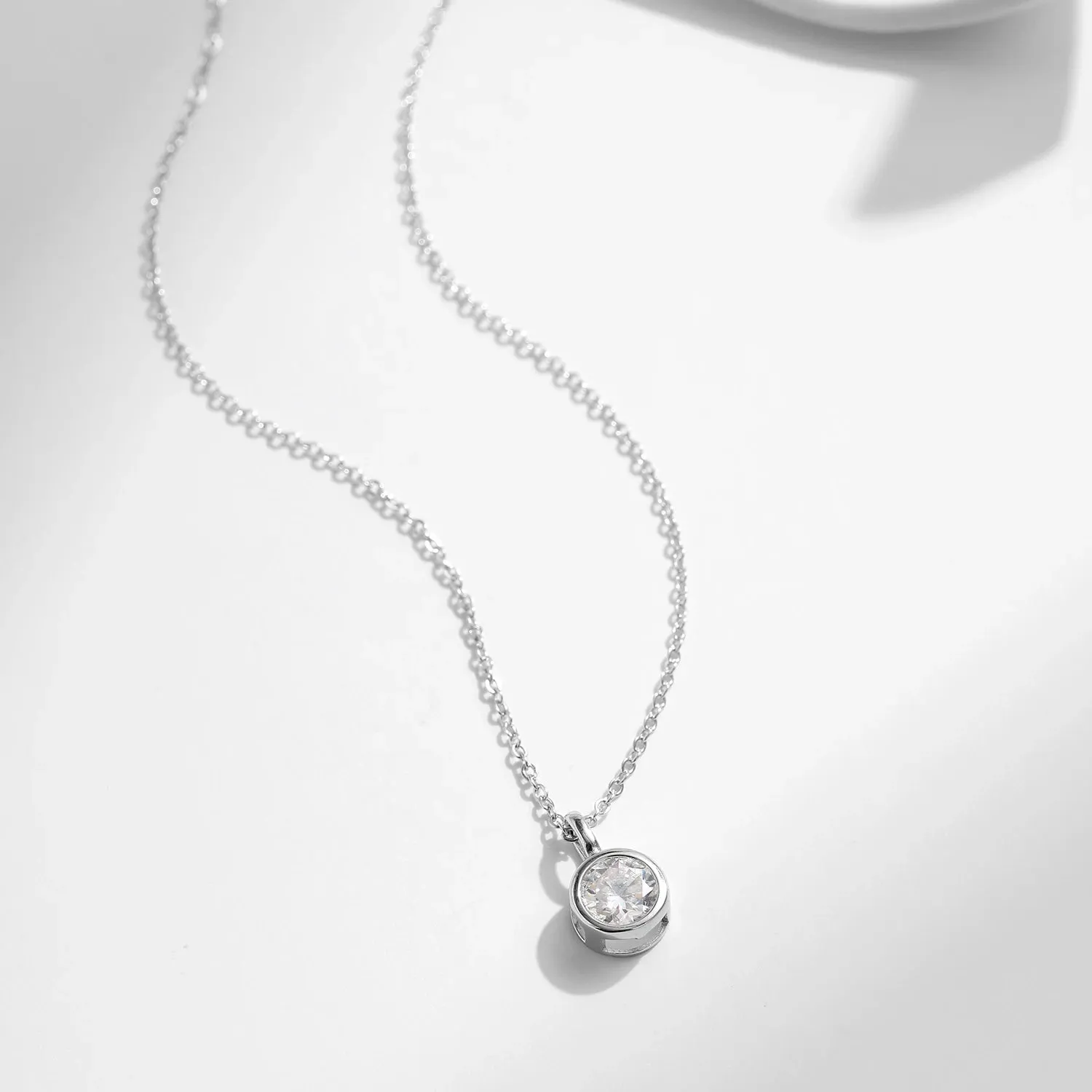 MODIAN Moissanite 1 Carat Round Bezel collana argento 925